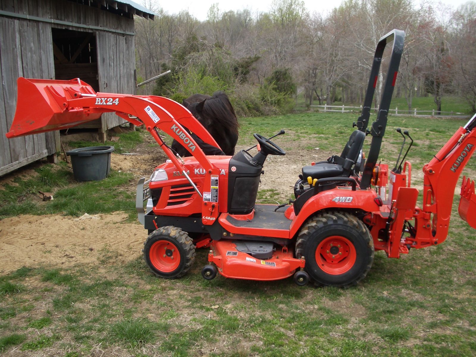 KUBOTA BX24 PIERŚCIENIE I TŁOKI